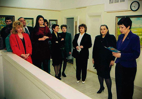 Проведение вернисажа члена Союза художников Беларуси М.Князевой «С любовью ...»